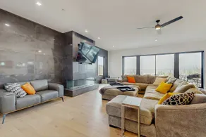 Sweeping Bay Views, Room for all & a Hidden Door - Image 4