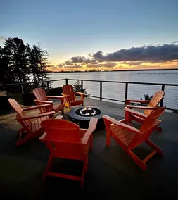 Sweeping Bay Views, Room for all & a Hidden Door - Image 1