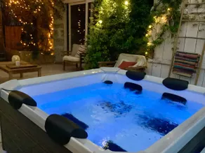 The Cottage in an equestrian farm and its Jacuzzi - Image 5