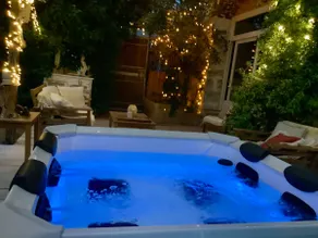 The Cottage in an equestrian farm and its Jacuzzi - Image 2