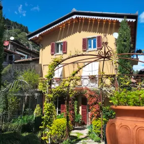 Suite with balcony, panoramic mountain views - Image 5