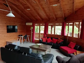 Spacious chalet, sleeps 15 - Image 4