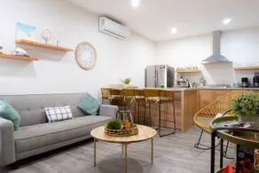 Relax in this modern space steps from the sea - Image 3