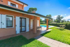 Vacation home with air conditioning, garden and pool - Image 3