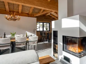 Exclusive chalet with wellness on the slopes - Image 3
