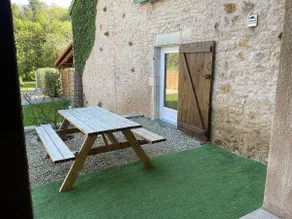 Independent apartment with terrace and garden - Image 5