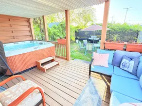 2 min walk to bay beach huge hottub 3 bathrooms - Image 4