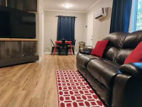 Woody's House 3/1 W/D i555 2 reclining sofas - Image 2