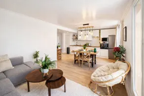 Large air-conditioned 2-bedroom apartment, bedrooms overlooking the garden - Image 2