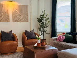 The Lily Pad • Family-friendly • Sleeps 14 • BDL - Image 2