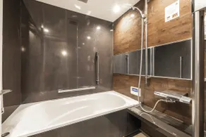 GrandTree Hotel, Family Apartment 501 - Image 5
