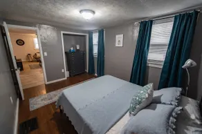 Cute modern 2 bd in New Hartford - Image 5