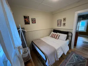 Lake house bungalow - Image 4