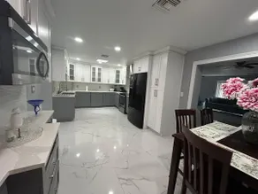 Spacious home in sunny SW Florida - Image 4