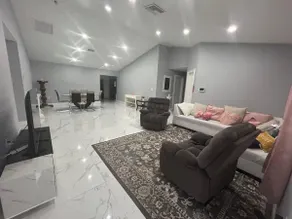 Spacious home in sunny SW Florida - Image 2