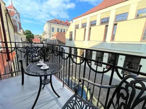 Picturesque Old Town Apartment with Charming Balcony - Image 3