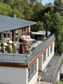Exclusive house with large terrace, hot tub & lake view - Image 4