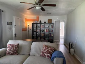 Furnished Cottage with Weekly Rentals Available - Image 2