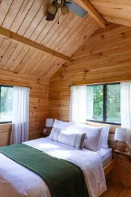 Tiny Home HOT TUB SAUNA -Pine View Getaway - Image 3