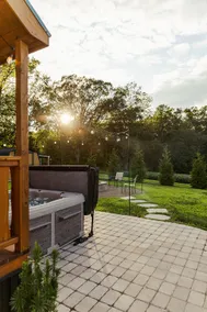 Tiny Home HOT TUB SAUNA -Pine View Getaway - Image 2
