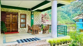 Spacious Home near MG Marg with open garden - Image 4