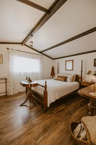 The Hobbit Hole (pet friendly!) - Image 2