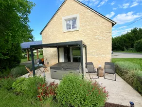 A Romantic Getaway in Berry - Image 4