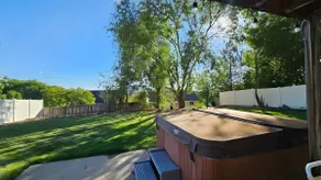 Cozy 3 Bedroom, 2 Bath, Suite - Image 2