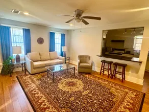 Historic Bungalow! 2bed, 2bath, 2den, Downtown Humble, IAH 8min! - Image 2