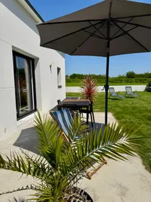 A salty break. House & garden • near the sea - Image 3