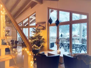 Victoria’s Home - duplex penthouse with stunning mountain views - Image 3