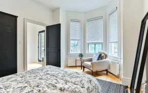 Eclectic 2 story Ossington | Hot Tub | Downtown - Image 5