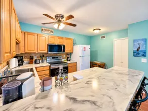 Pool/Beach View Condo - Image 3