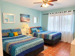 Pool/Beach View Condo - Image 4