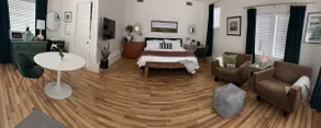 Top of the Hill-Cozy 1 bed/1 bath cottage, less than one mile to downtown. - Image 4