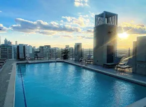Luxury Midtown High Rise w/pool! - Image 4