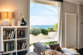 Luxury Suite Attic Sea-front - Image 4