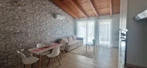 Little house - Image 2