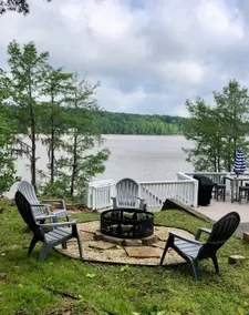 Gorgeous Gantt Lake House - King bed +Kayaks! - Image 4
