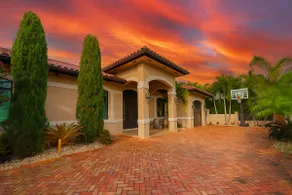 Lux Tuscan Villa | Pool/Sauna/Gym/Spa/Basketball - Image 3