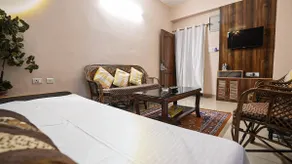 4. Ideal Luxury Stay A.C. (2BHK) 1000 sq feet - Image 2