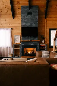 Cozy cottage + hot tub and fireplace - Image 4