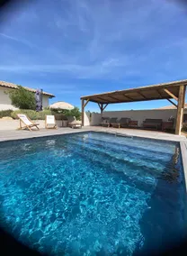 Mini villa, pool access, terrace and garden - Image 3