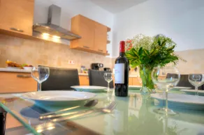 St Julians lovely 3 bedrooms by Homely - Image 5