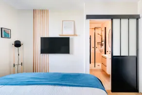 Near Eiffel Tower - King size beds - Free parking - Image 3