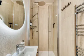 Near Eiffel Tower - King size beds - Free parking - Image 4