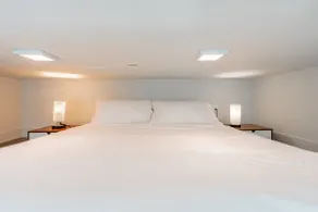 Cityscape-Central Cozy Loft - Image 4