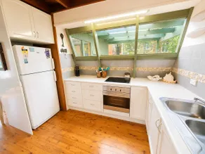 Cottage On The Lake - Image 5