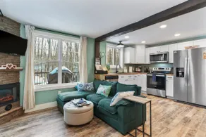 Whiskey Acres | Modern Cabin w/ Hot Tub, Axes, etc - Image 3