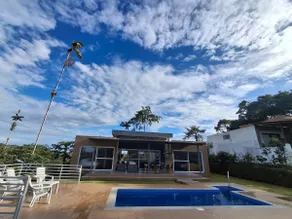 Private heated pool. 4 bedrooms and 4 bathrooms. - Image 2
